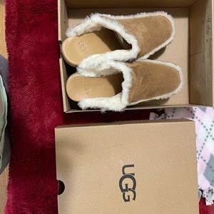Women’s UGG Heel Clogs